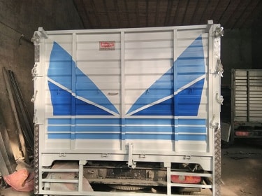 mavi kırmızı karoser resmi